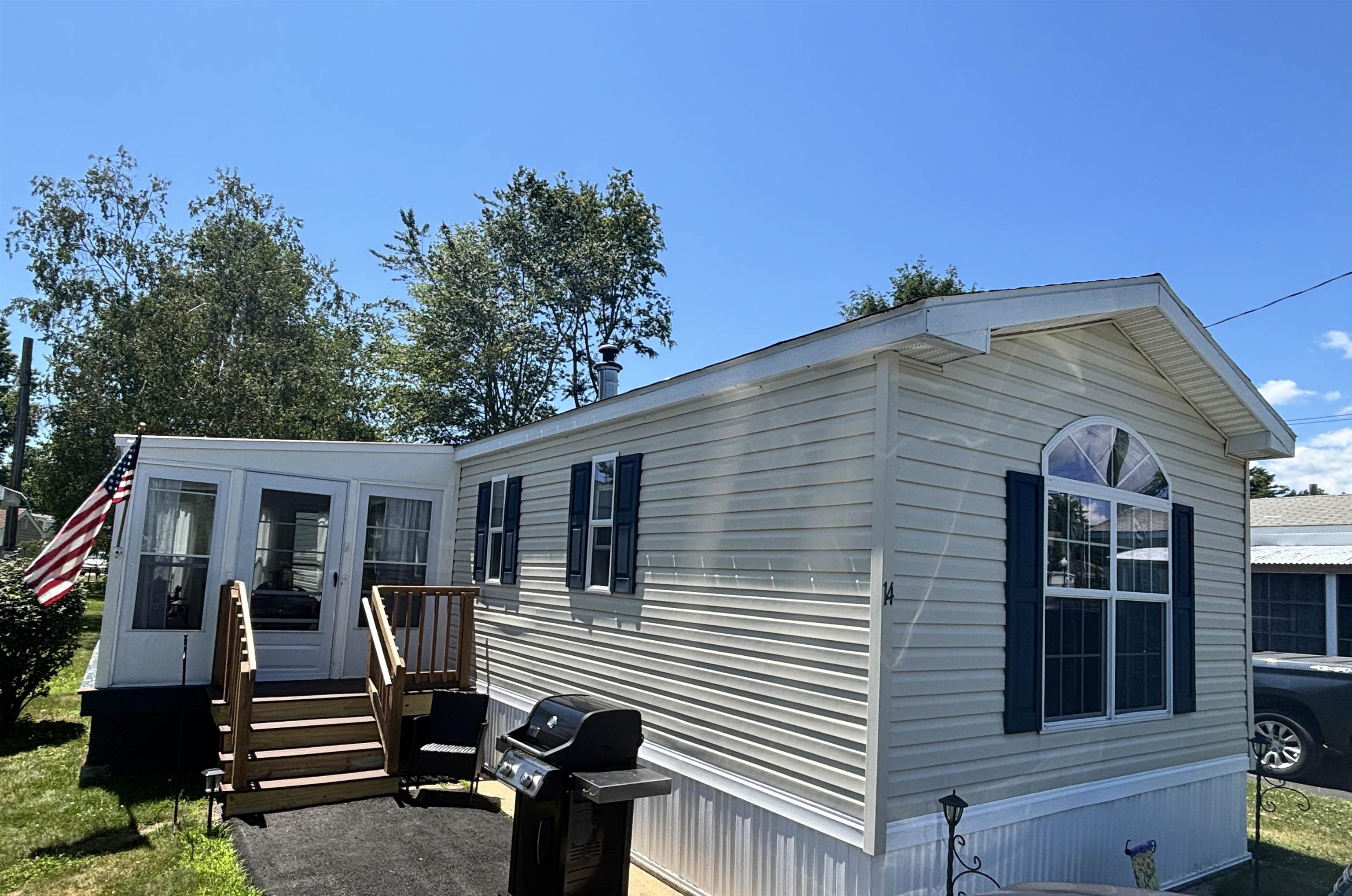 Photo 1 of 9 — 14 Chestnut Road, North Hampton, NH 03862