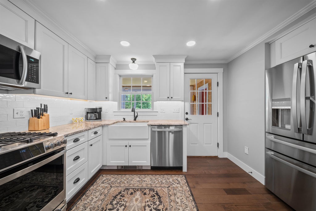 Photo of 232 Dover Point Road, Dover, NH 03820 (MLS # 5093218)