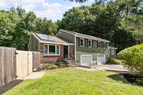 Photo of 34 Hemlock Circle #A, Sandown, NH 03873 (MLS # 5107370)