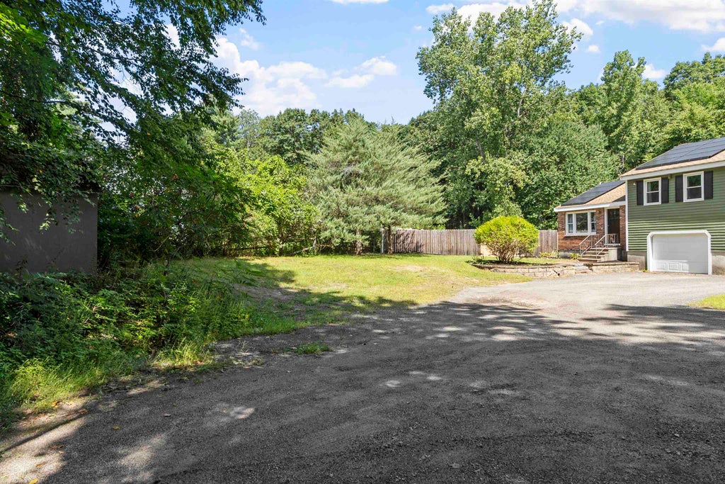 Photo of 34 Hemlock Circle #A, Sandown, NH 03873 (MLS # 5107370)