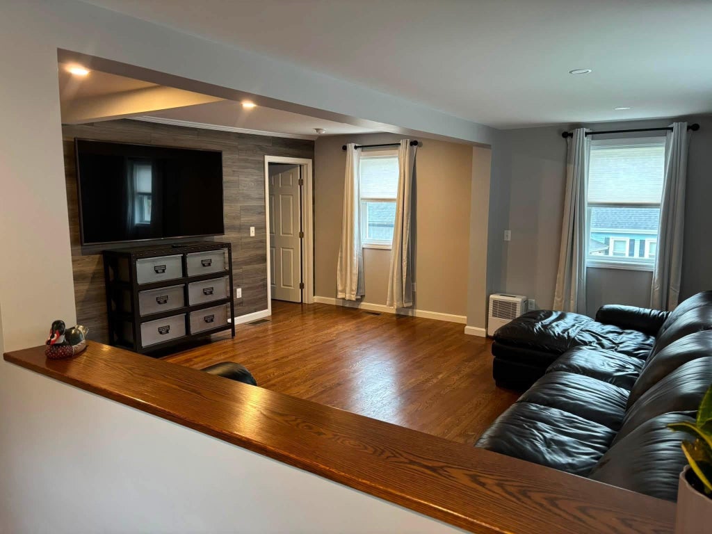 Photo of 61 Sheridan Street, Laconia, NH 03246 (MLS # 5103046)