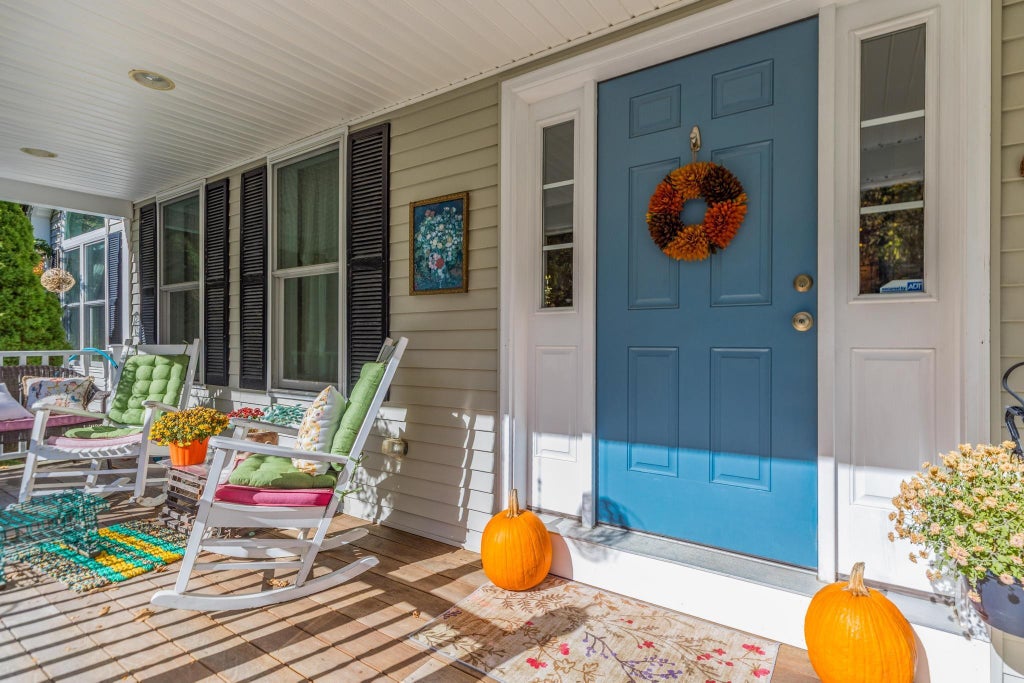 Photo of 4 Hudson Drive, Kensington, NH 03833 (MLS # 5107875)