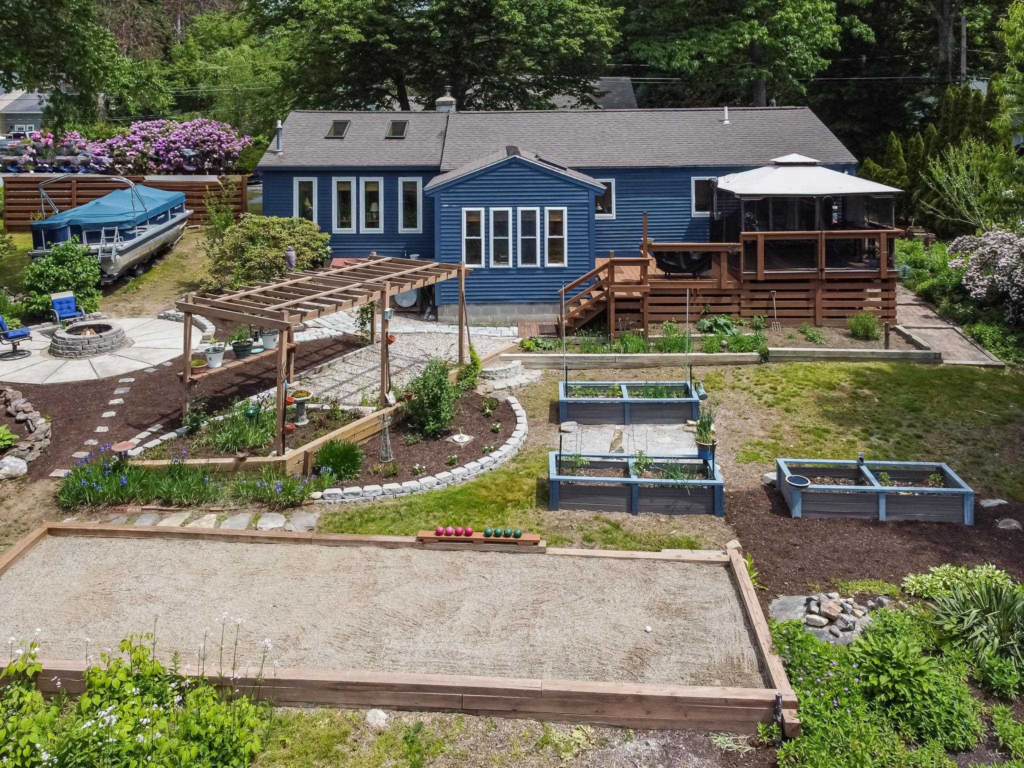17 Island Pond Road