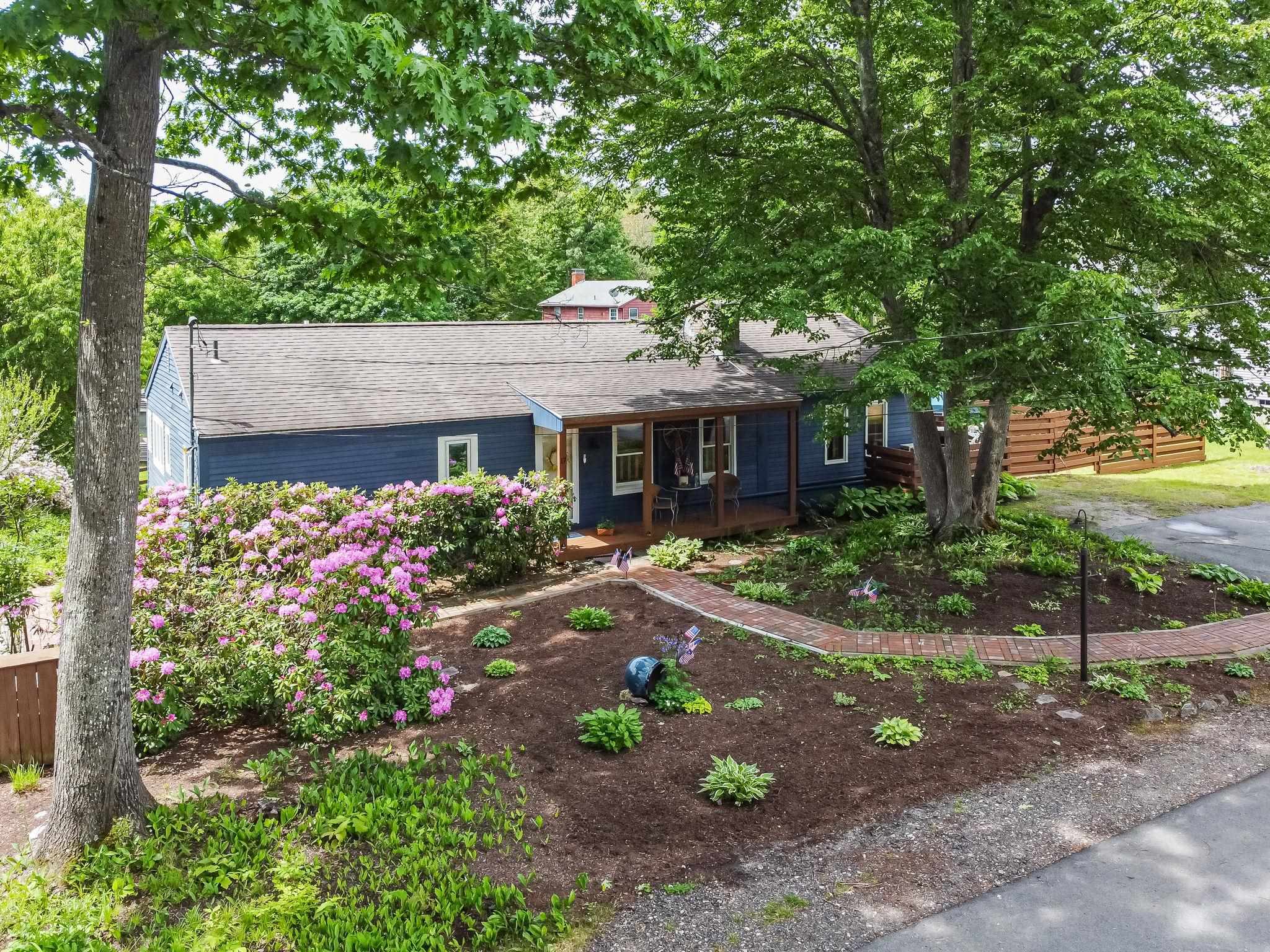 17 Island Pond Road