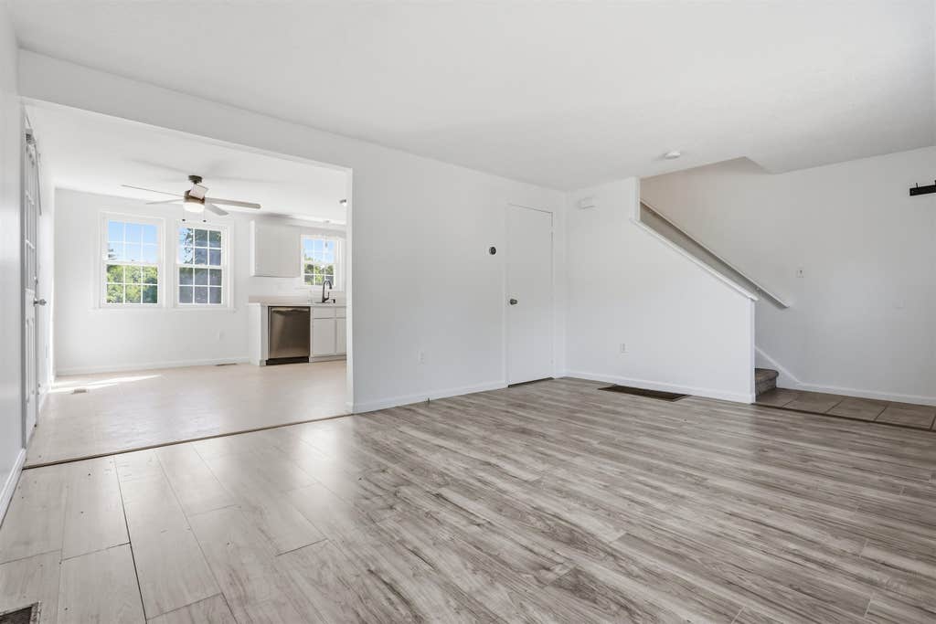 Photo of 17 Juniper Road #L, Derry, NH 03038 (MLS # 5102531)