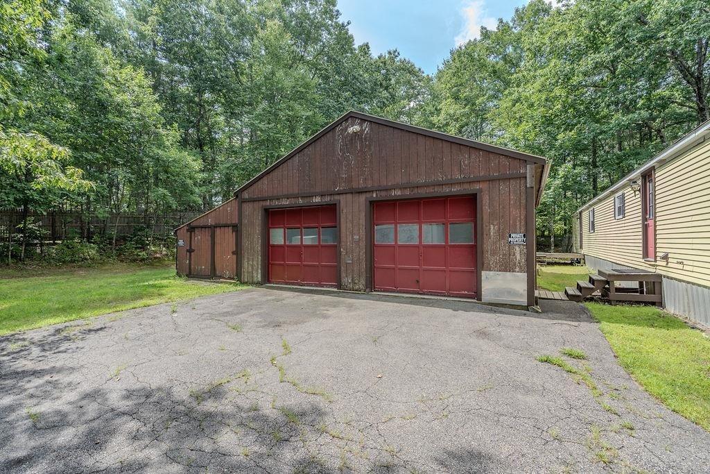 169 Calef Highway