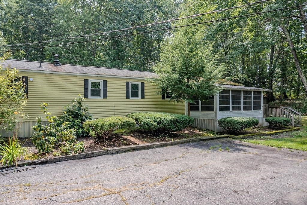 169 Calef Highway
