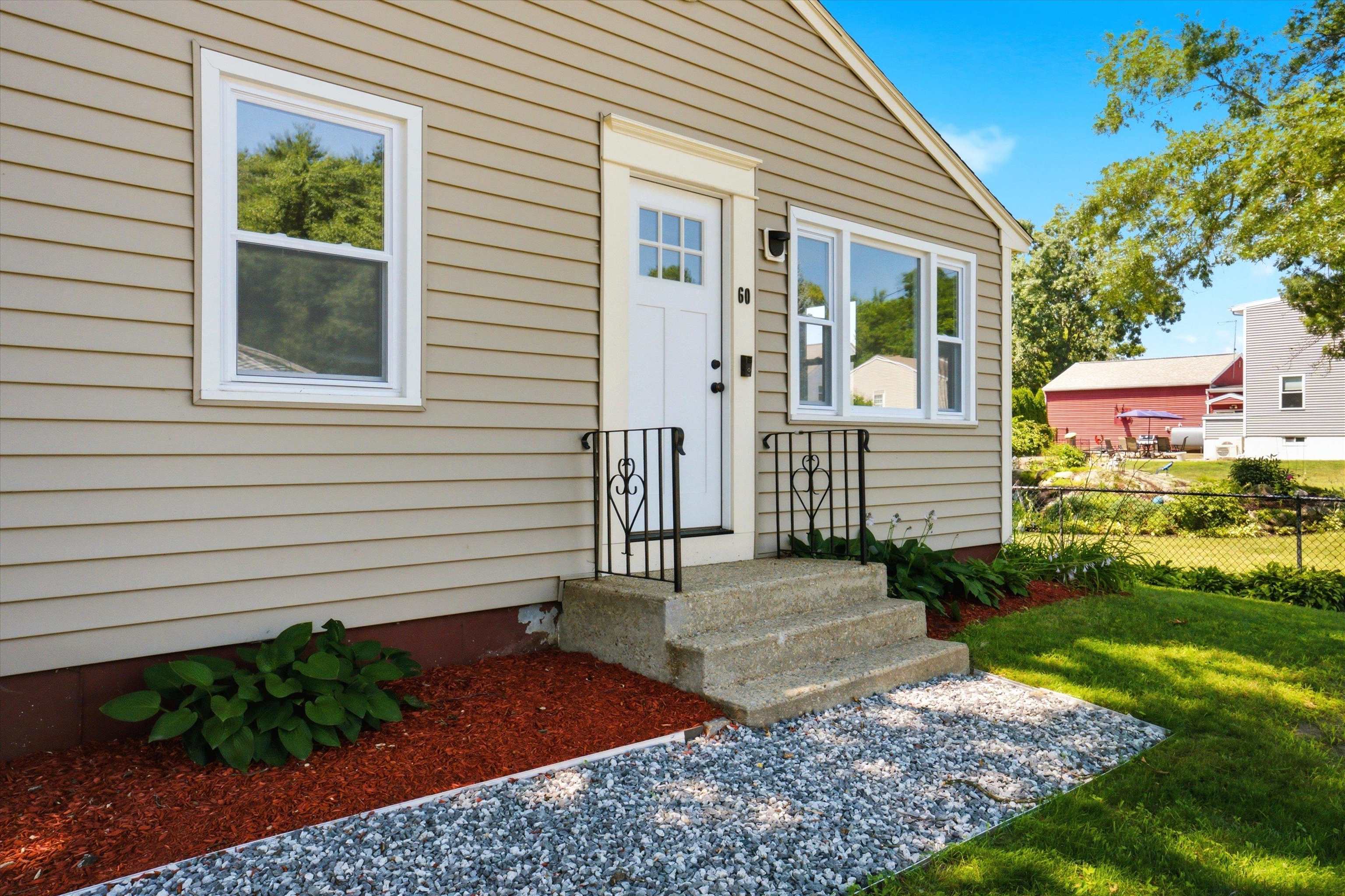 60 W Elmwood Avenue