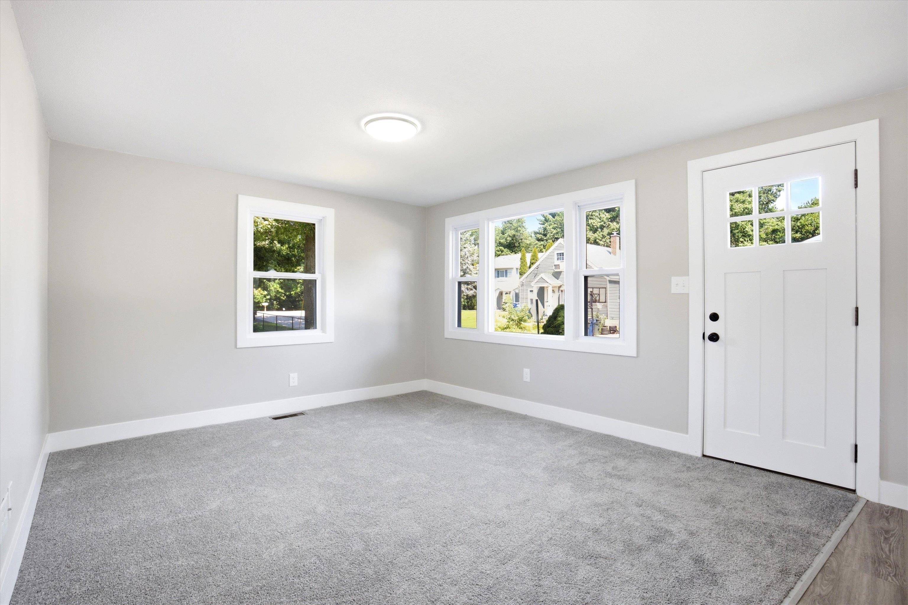 60 W Elmwood Avenue