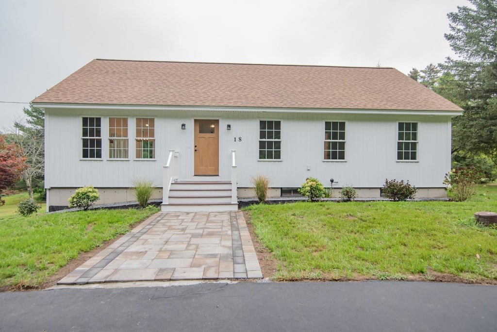 Photo of 18 Pomp Road, Chester, NH 03036 (MLS # 5108594)