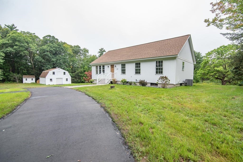 Photo of 18 Pomp Road, Chester, NH 03036 (MLS # 5108594)