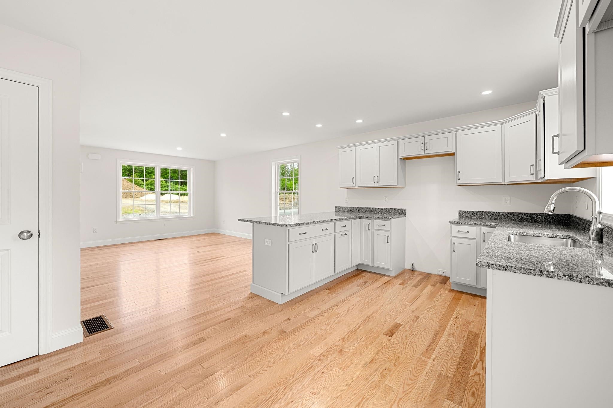 Unit 7 Violette Drive