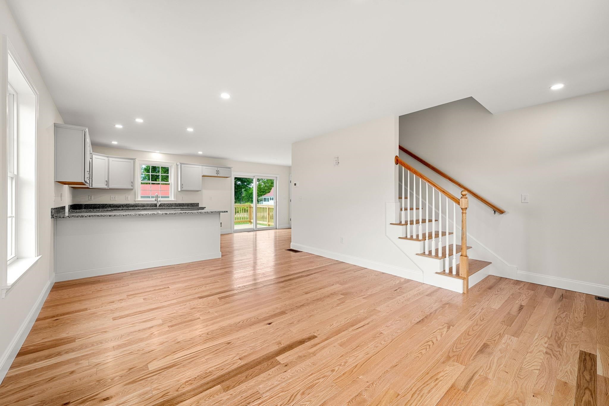 Unit 7 Violette Drive