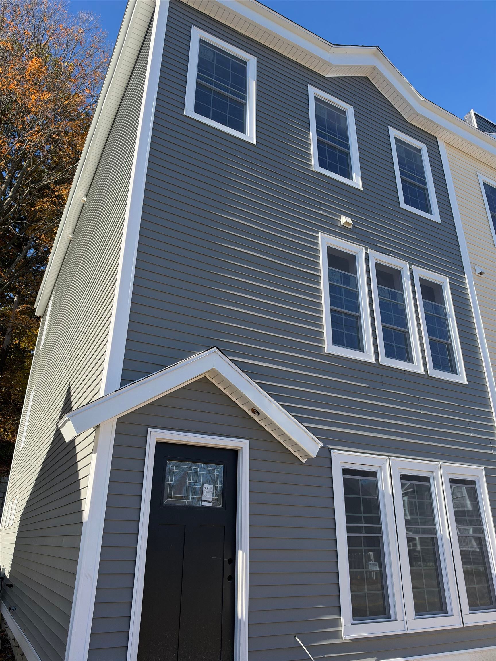298 Front Street