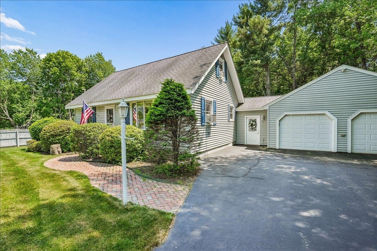 4 Gosselin Avenue