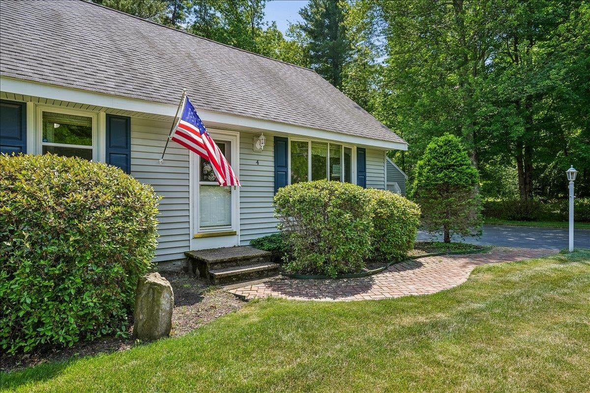 4 Gosselin Avenue