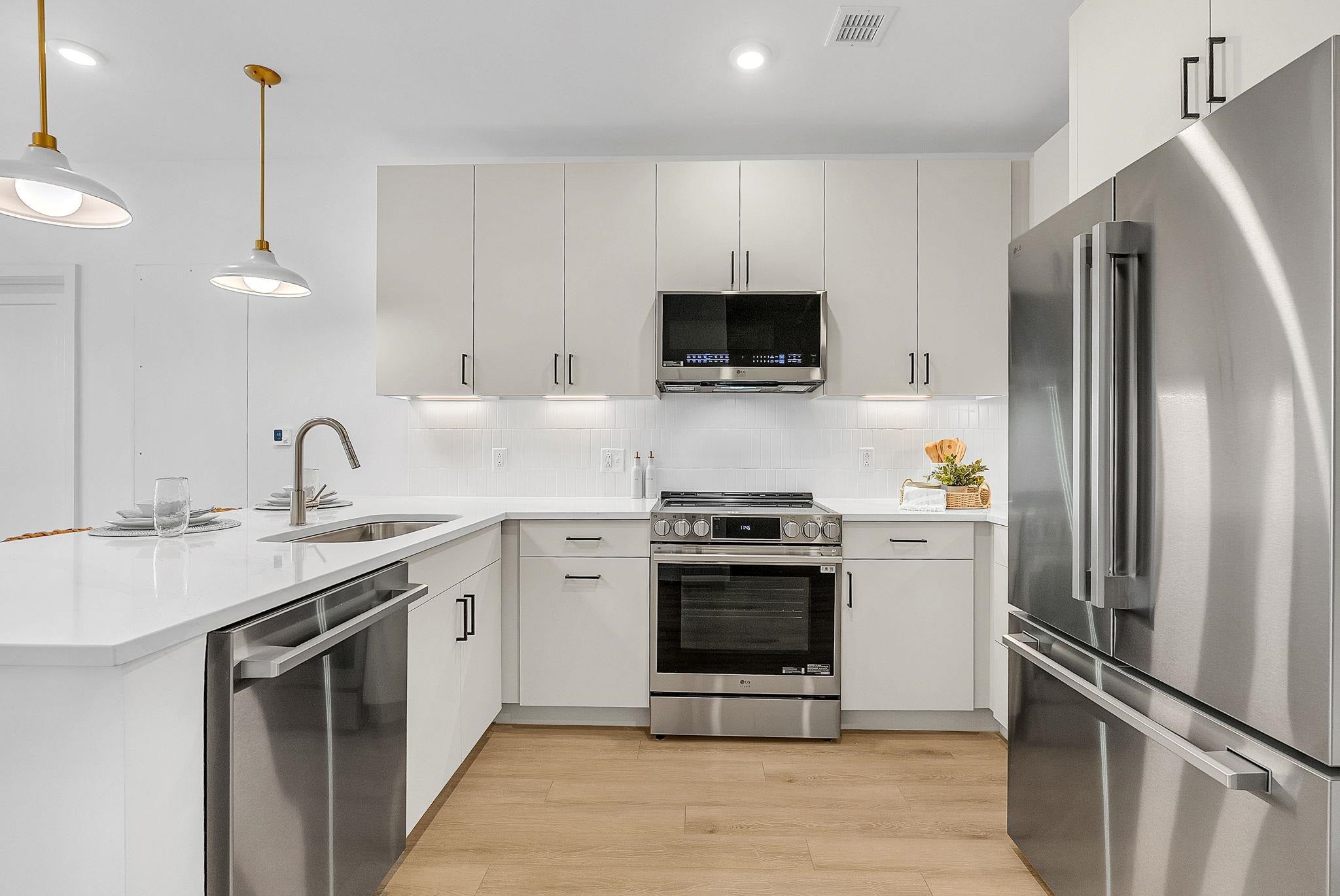 80 Constitution Avenue 417