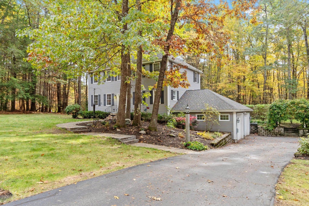 Photo of 42 Crystal Drive, Hampton Falls, NH 03844 (MLS # 5115624)