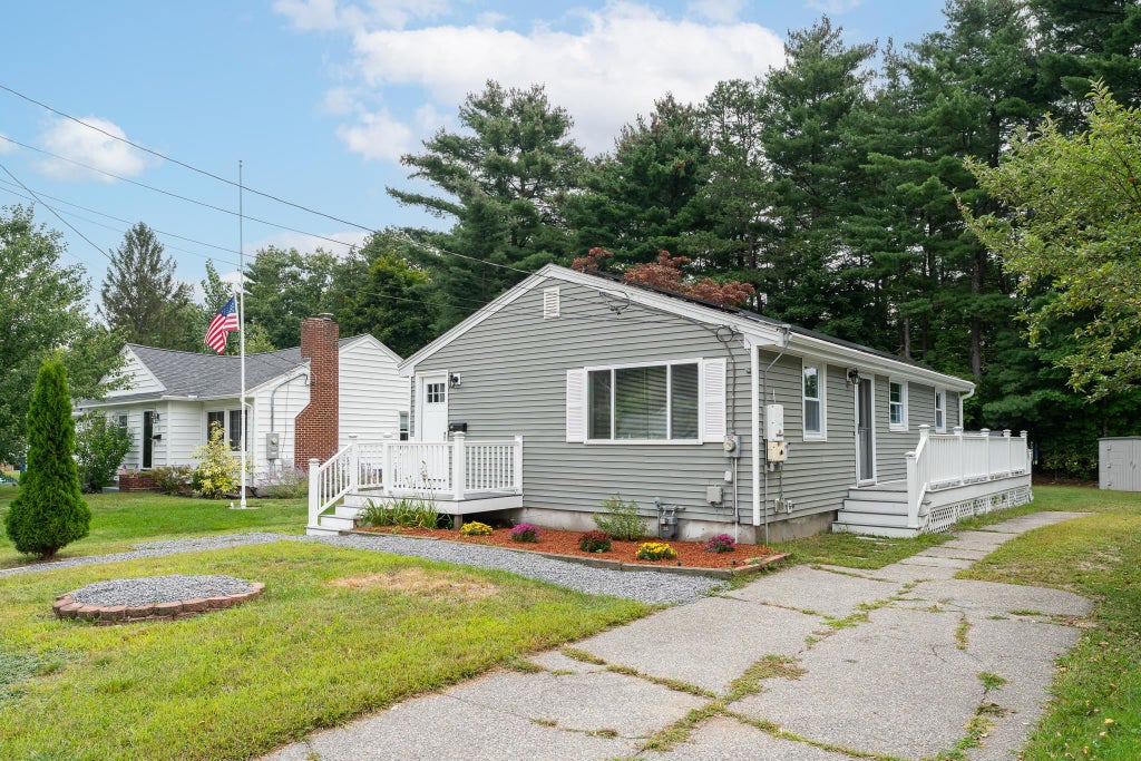 Photo of 12 Hutchinson Street, Nashua, NH 03064 (MLS # 5107398)