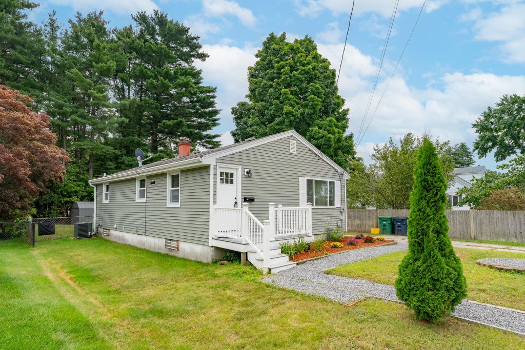 Photo of 12 Hutchinson Street, Nashua, NH 03064 (MLS # 5107398)