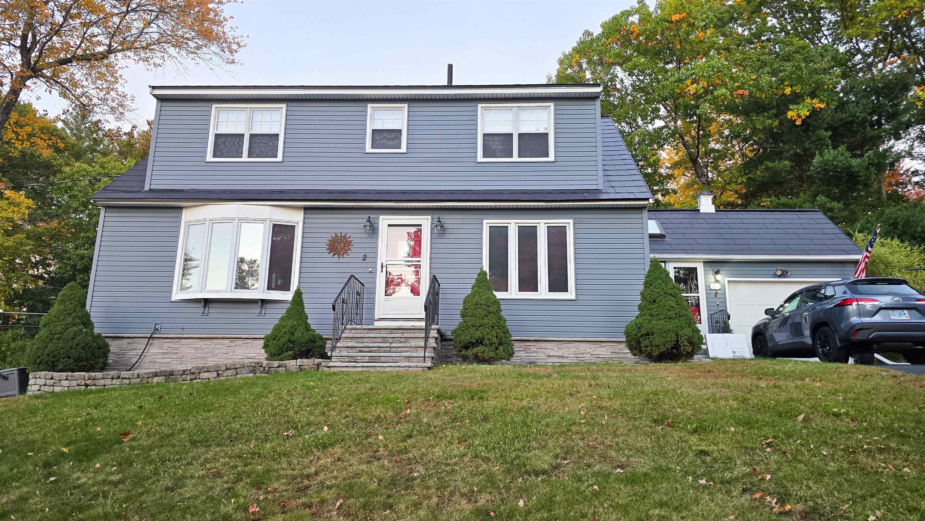 2 Oakdale Avenue