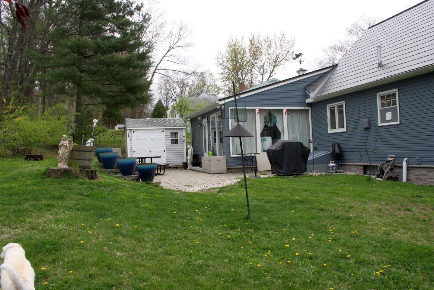 2 Oakdale Avenue