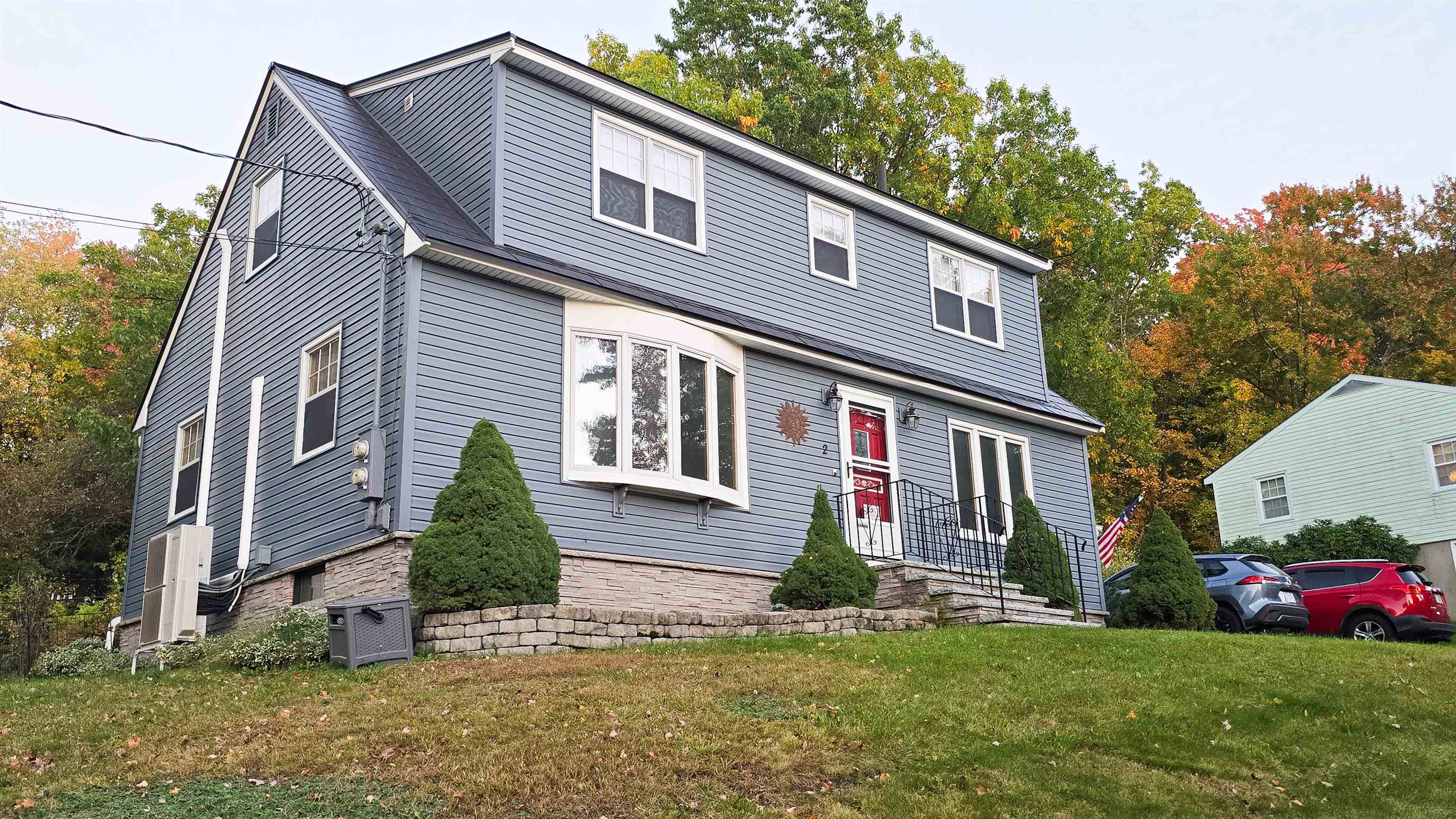 2 Oakdale Avenue