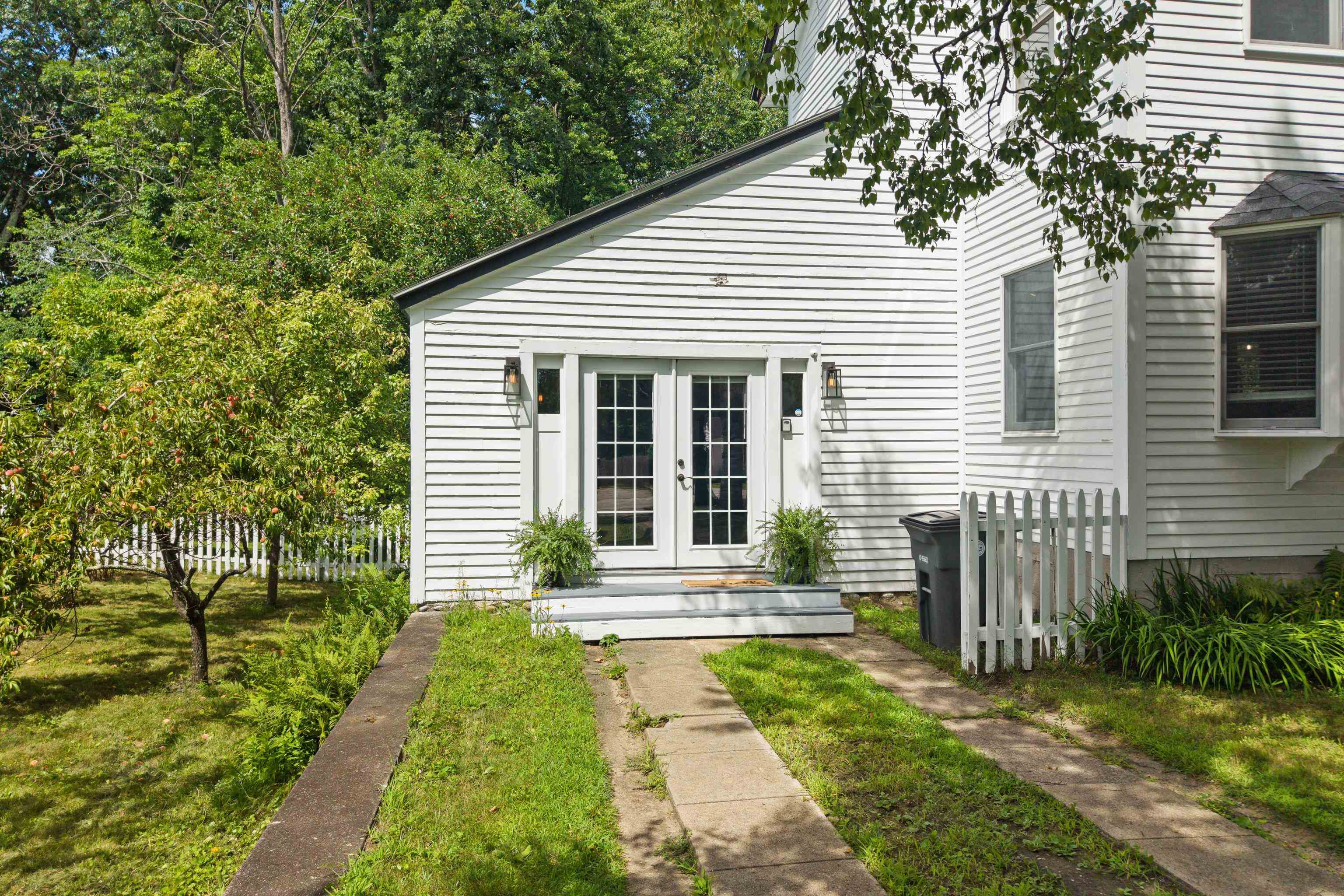 32 Alice Avenue