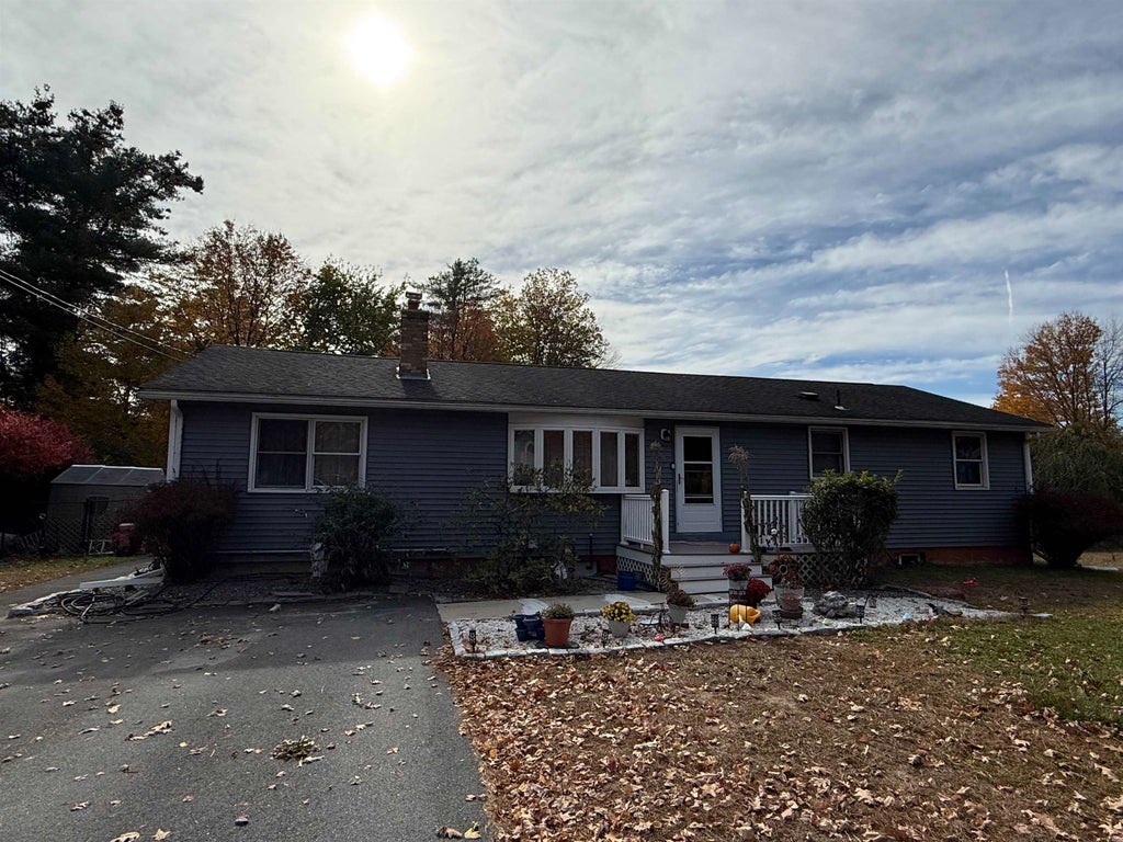 Photo of 79 School Street, Salem, NH 03079 (MLS # 5115444)
