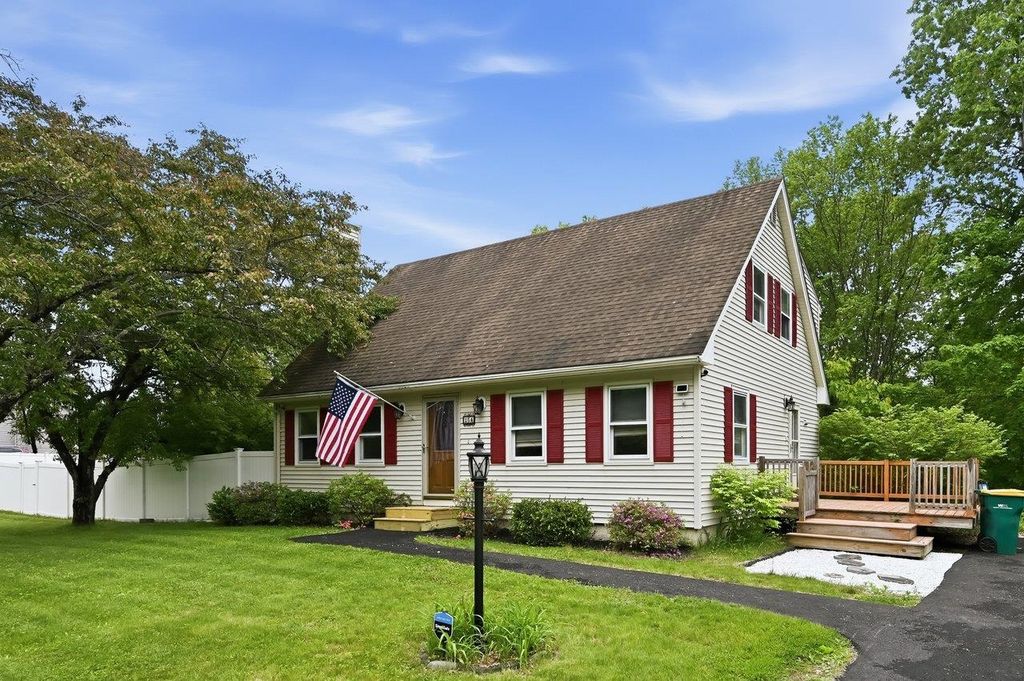Photo of 154 Flagg Road, Rochester, NH 03839 (MLS # 5092461)