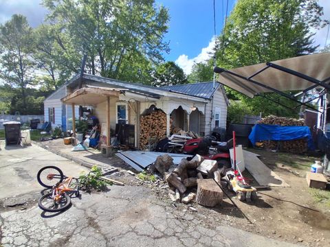 Photo of 17 Pawtucket Avenue, Claremont, NH 03743 (MLS # 5091985)