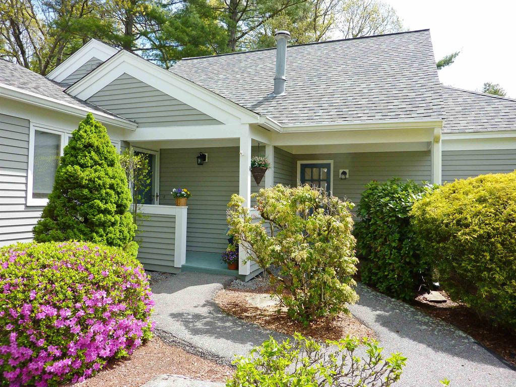 Photo of 14 Dogwood Drive, Nashua, NH 03062 (MLS # 5089874)