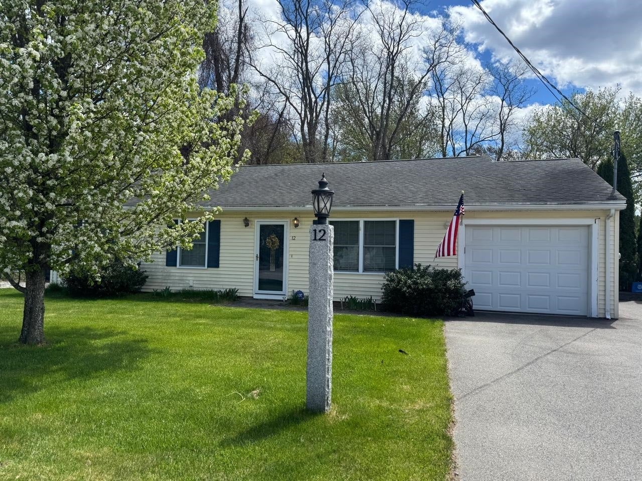 12 Adams Avenue