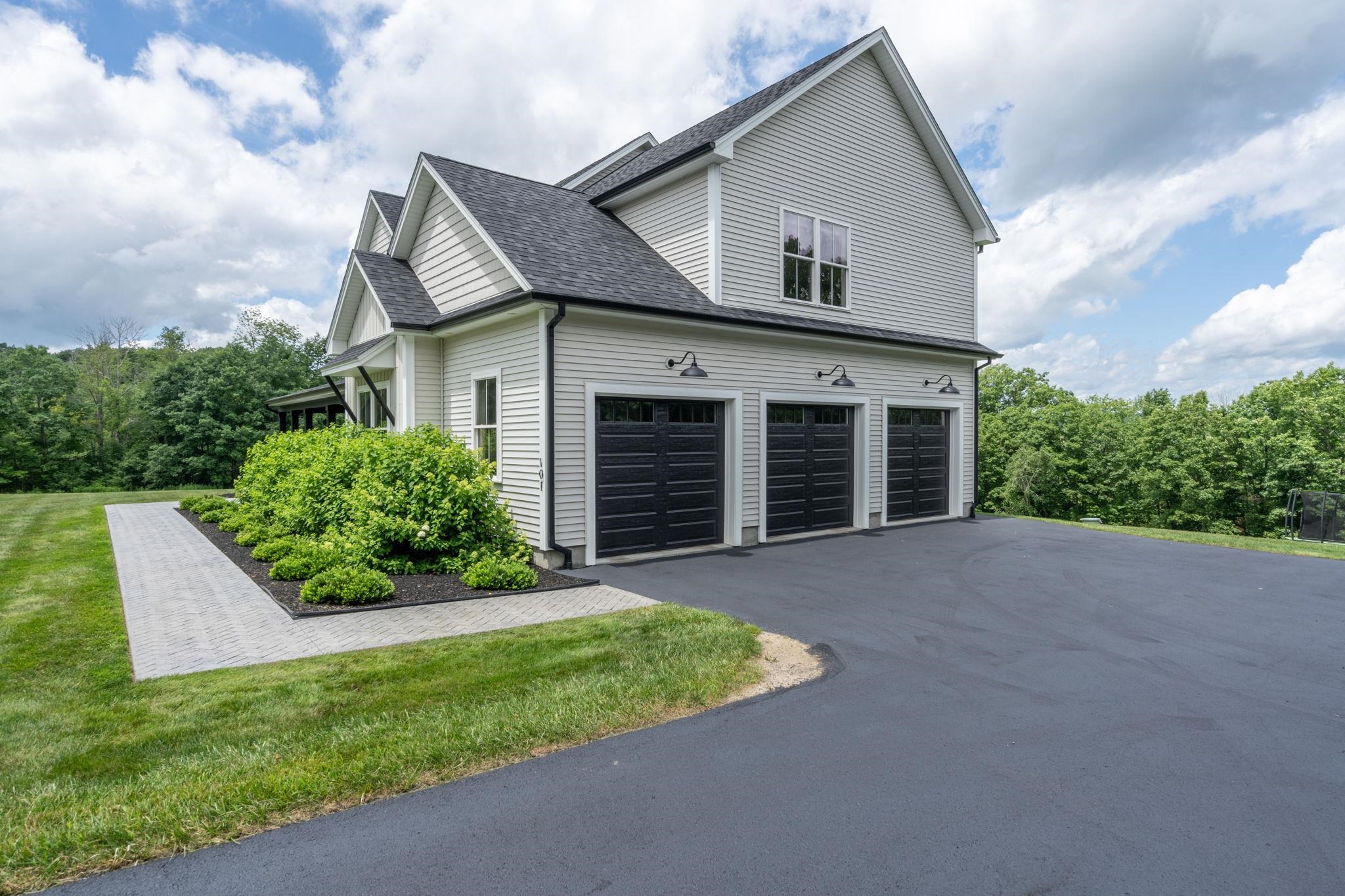 101 Hubbard Hill Road