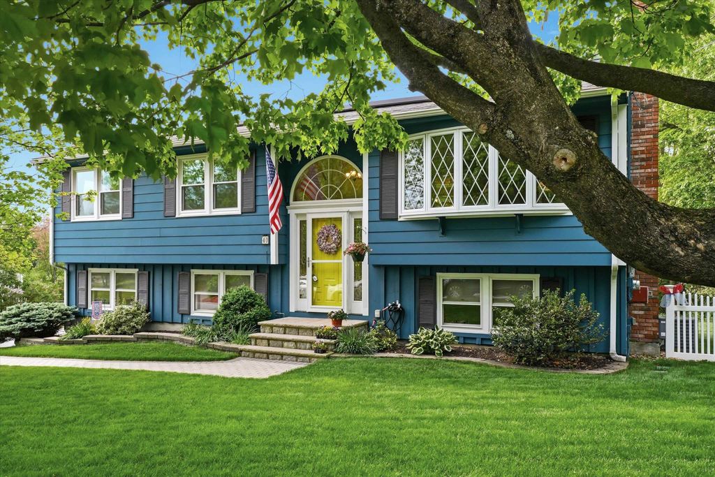 Photo of 40 Sherwood Circle, Salem, NH 03079 (MLS # 5090862)