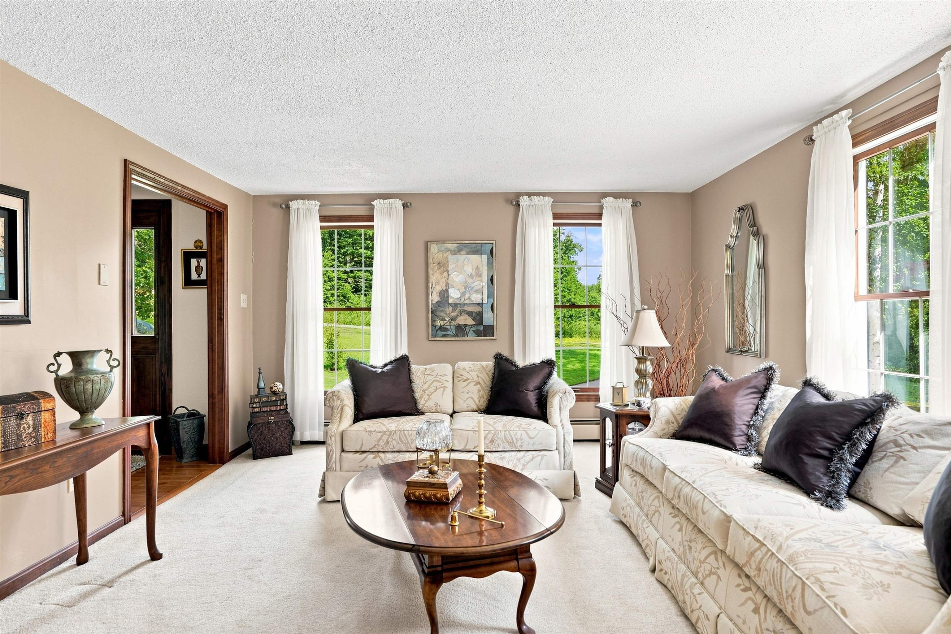 4 Hoyt Farm Road