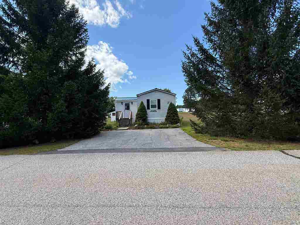 Photo of 16 Autumn Drive, Belmont, NH 03220 (MLS # 5101903)