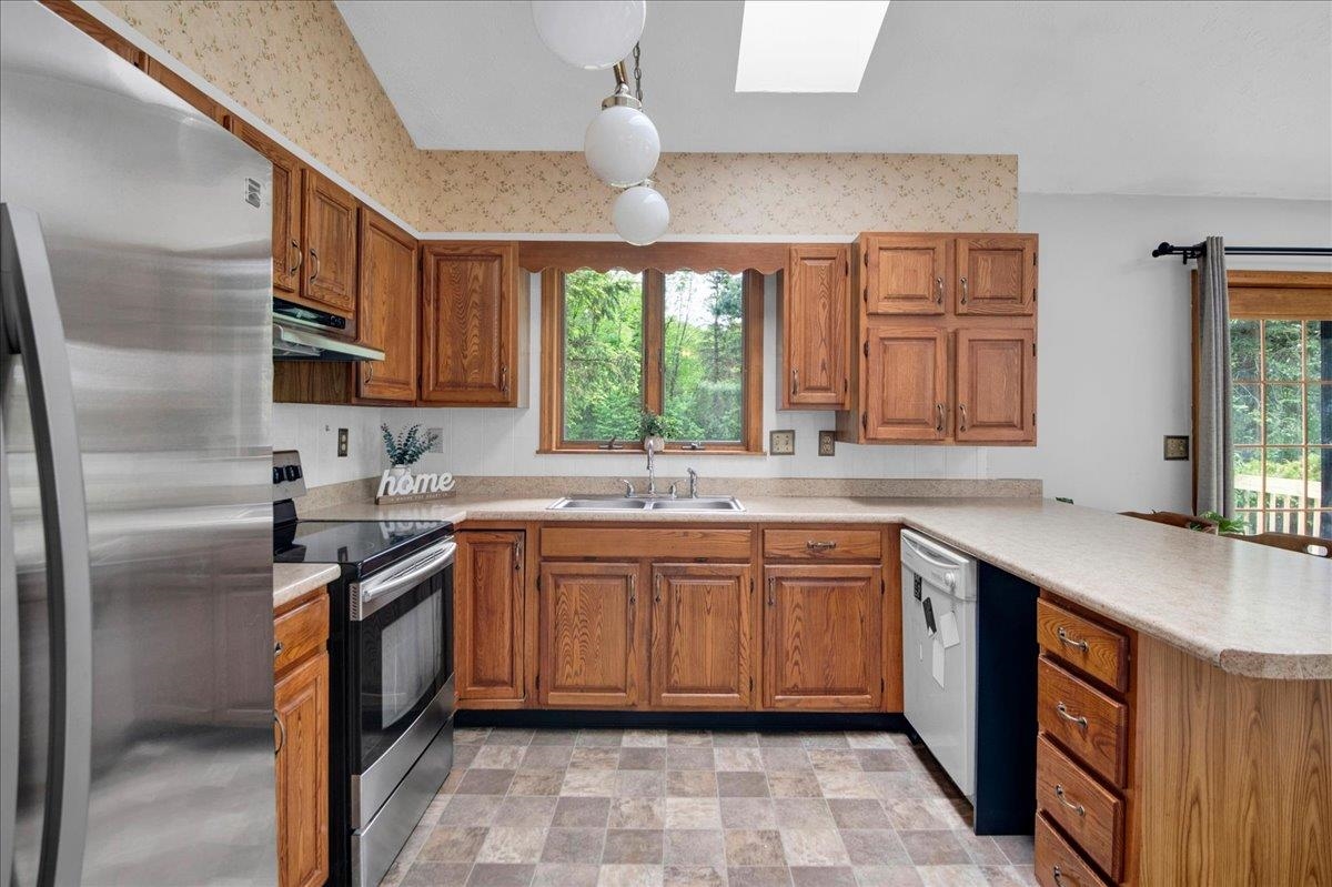 6 Meadowbrook Lane