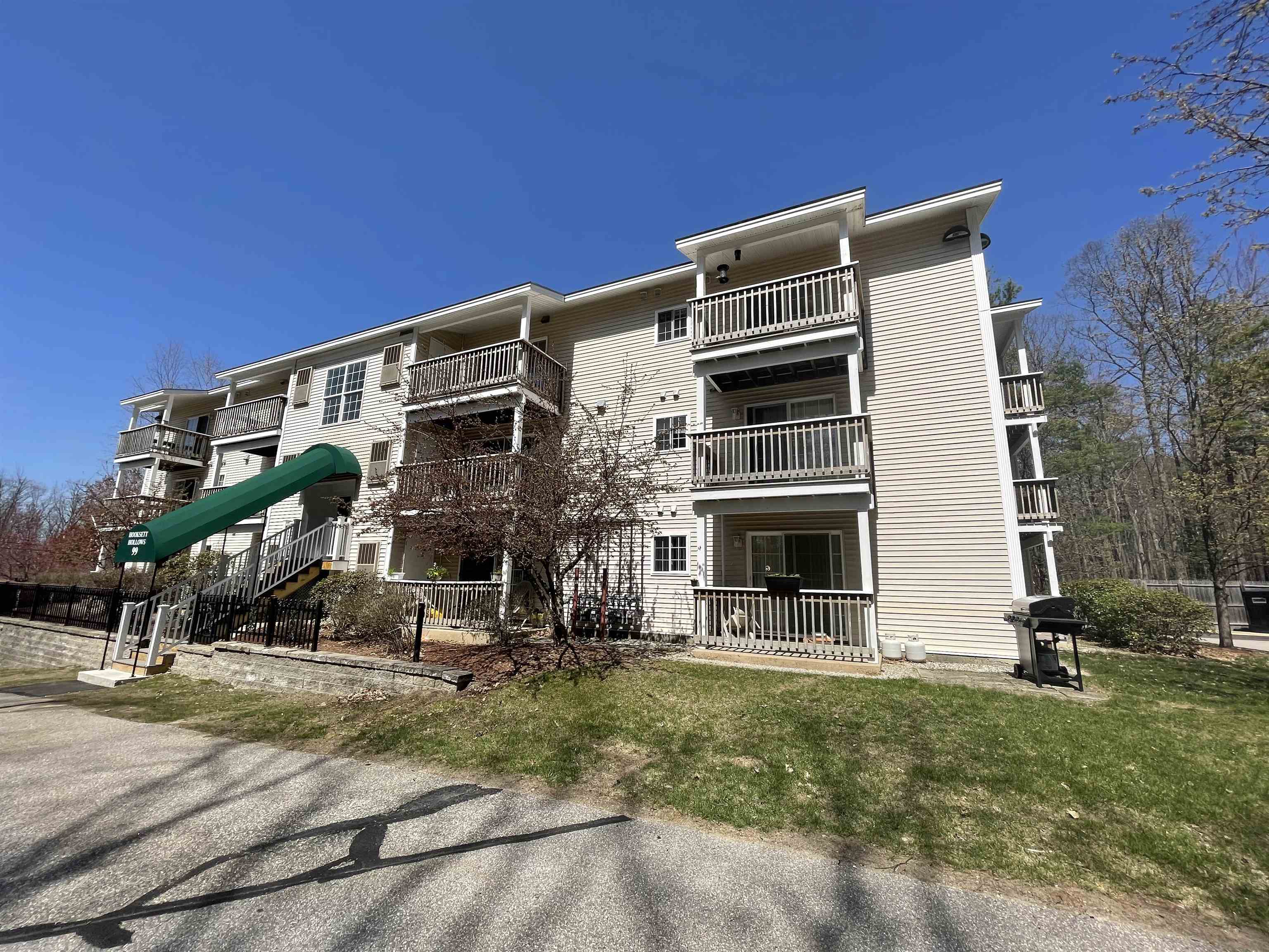 99 Mammoth Road 11