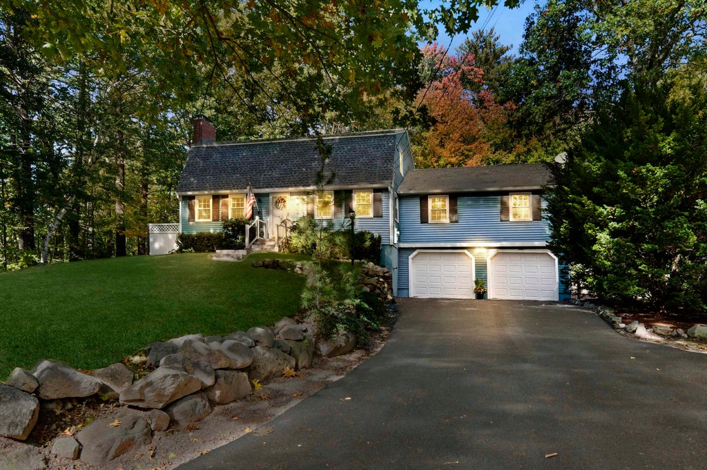 Photo of 14 Corduroy Road, Amherst, NH 03031 (MLS # 5113522)