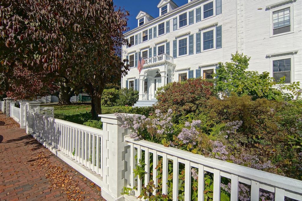 Photo of 53 Austin Street, Portsmouth, NH 03801 (MLS # 5095216)