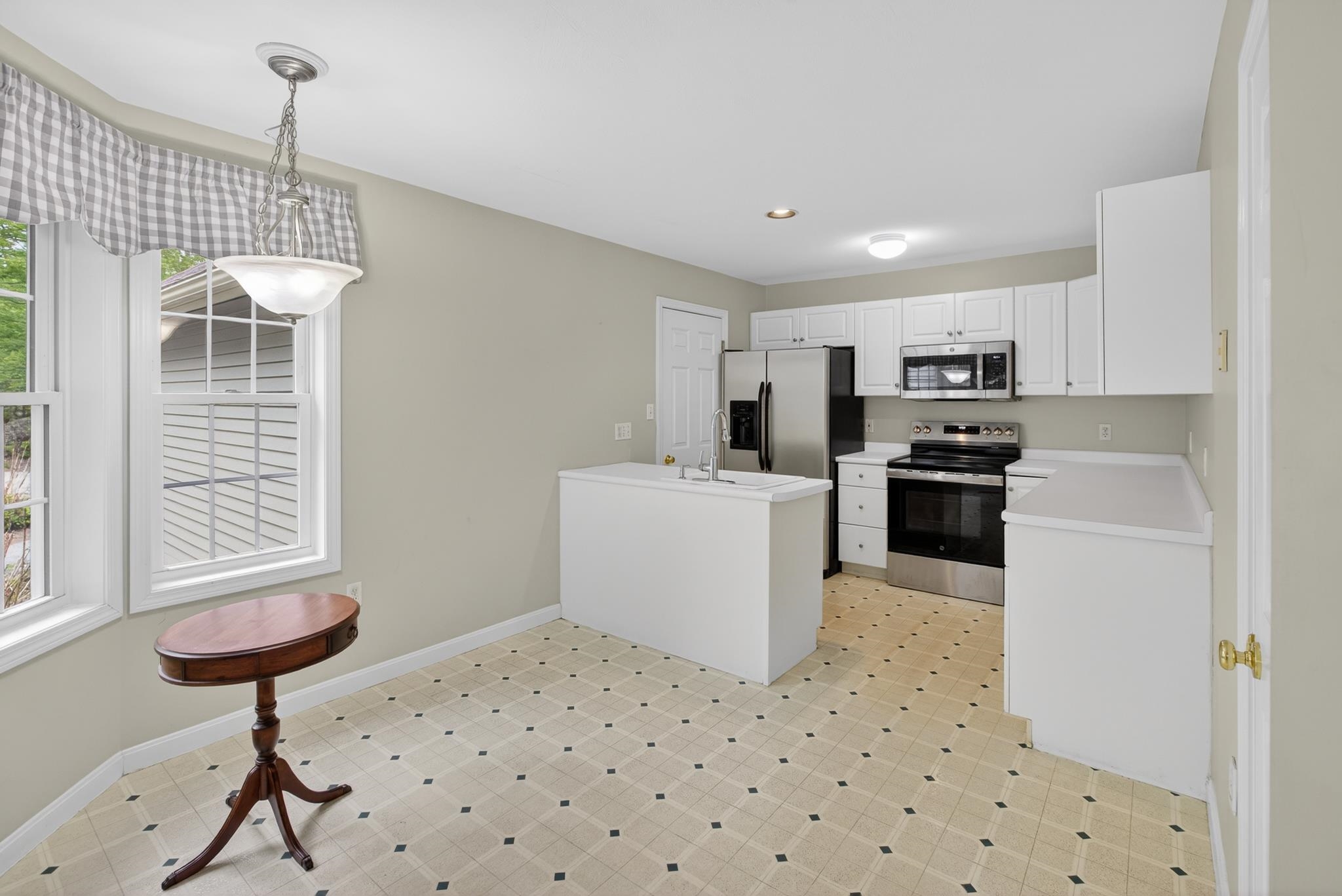 1465 Hooksett Road 407