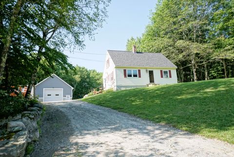 Photo of 90 Green Road, Raymond, NH 03077 (MLS # 5101906)