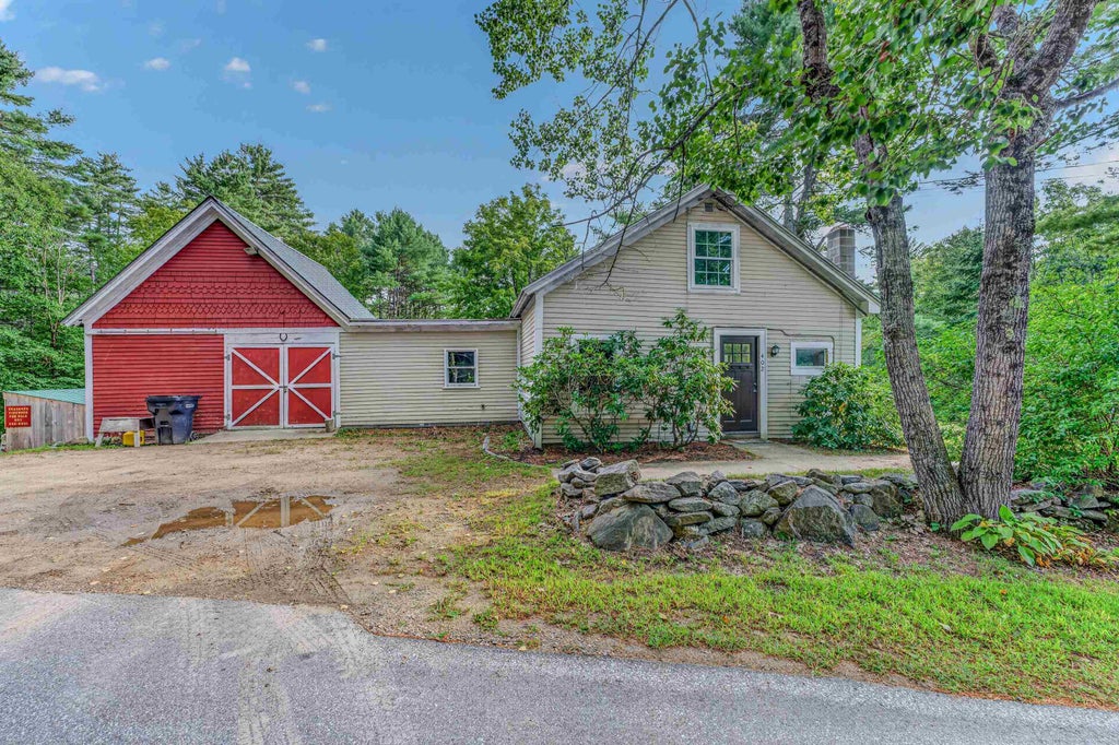 Photo of 402 Oak Hill Road, Northfield, NH 03276 (MLS # 5108602)