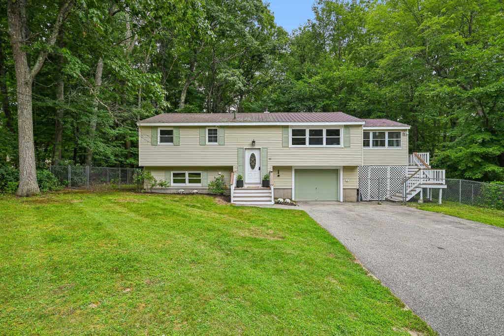 Photo of 92 Bypass 28, Derry, NH 03038 (MLS # 5106285)