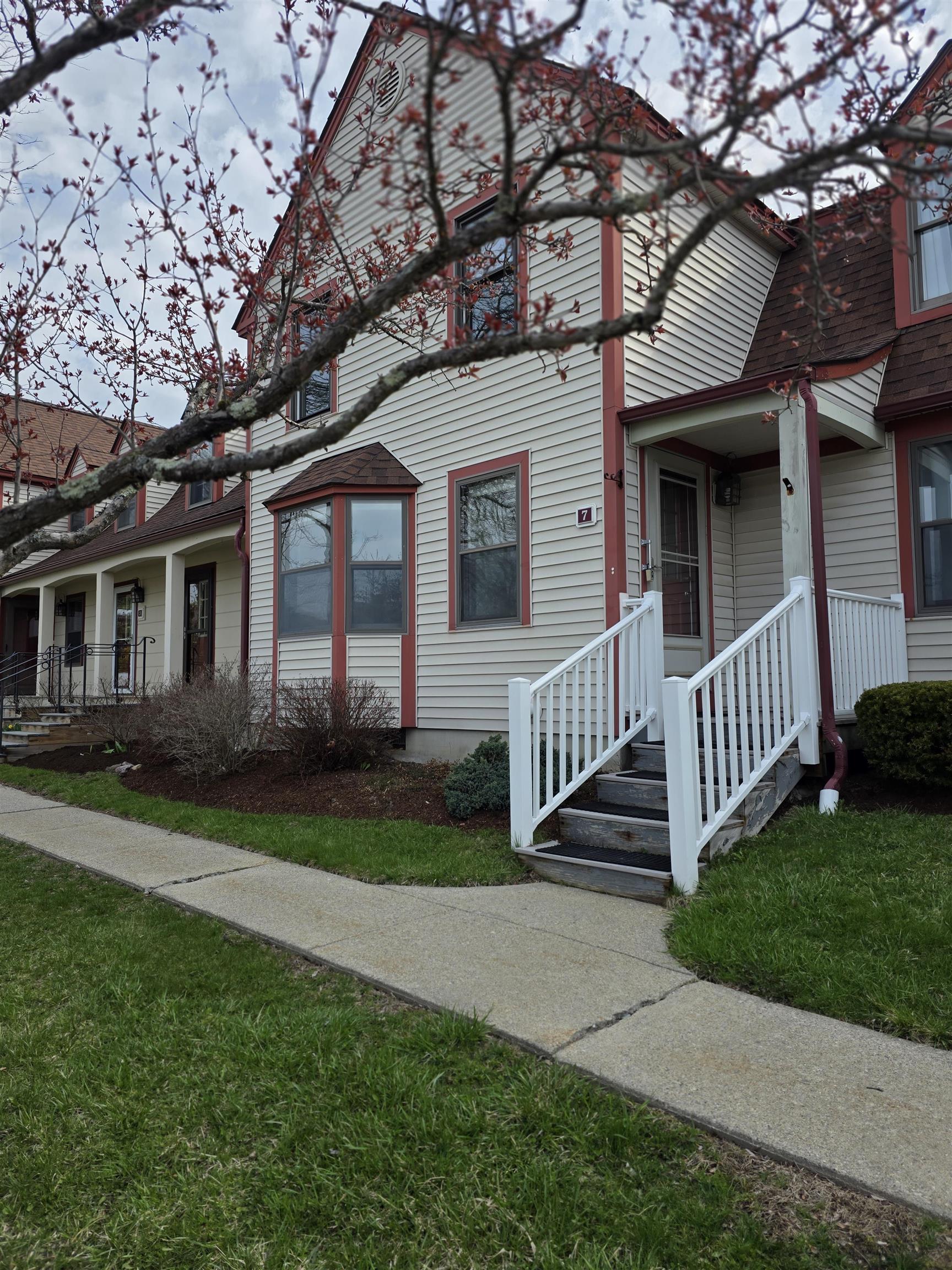 7 Evergreen Lane