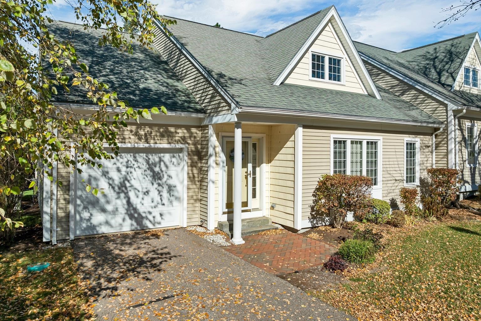 5 Emily Circle