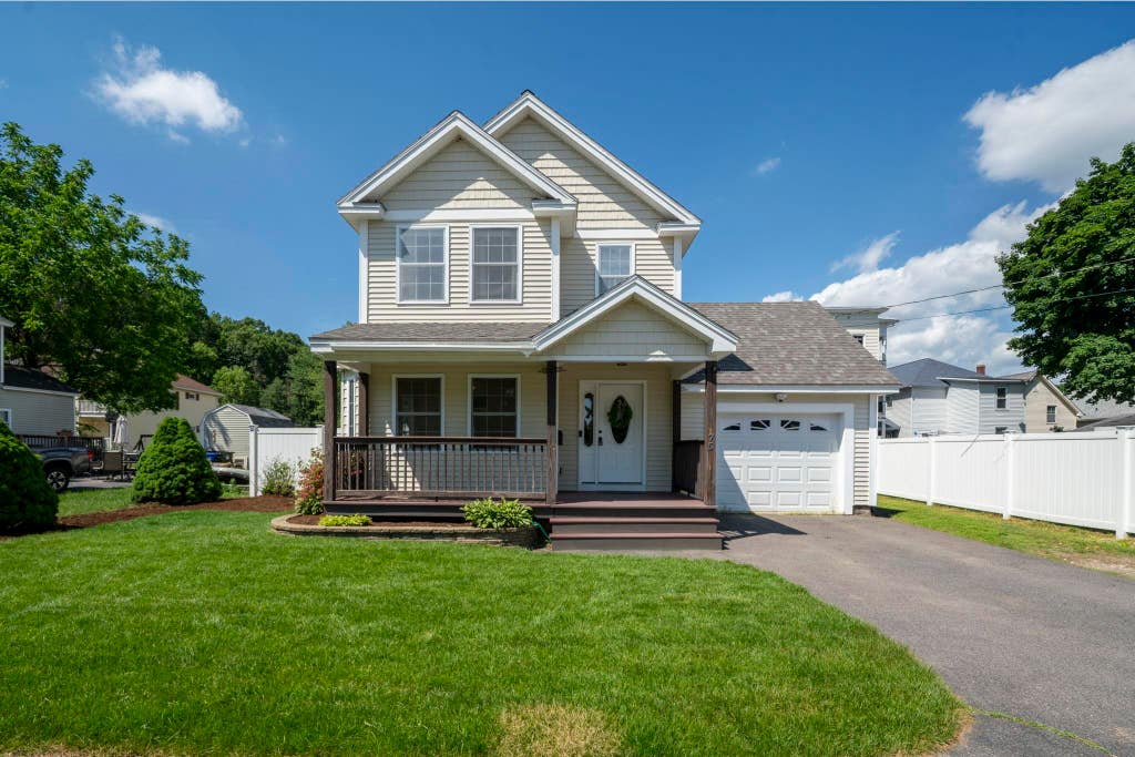 Photo of 75 McDuffie Street, Manchester, NH 03102 (MLS # 5094946)