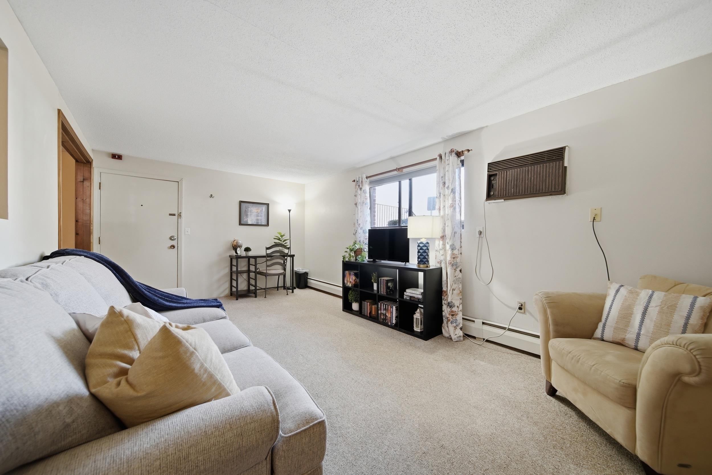 36 English Village Road 102
