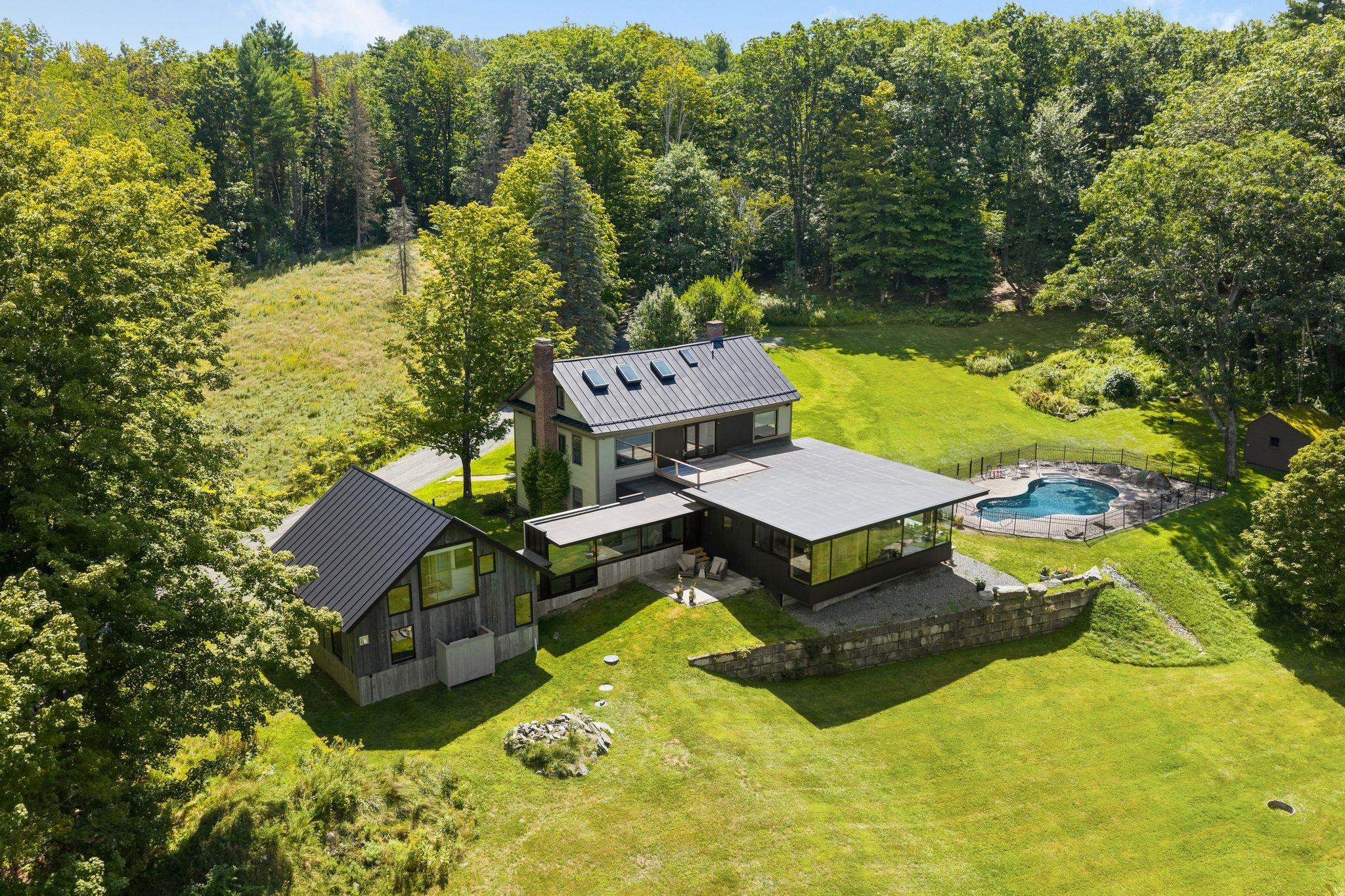 28 Loomis Road